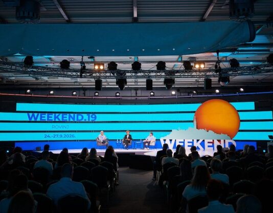 Od ChatGPT oglasa do Johna Malkovicha: petak na Weekendu 2026 pokazao koliko je teško zadržati pažnju Weekend 2026